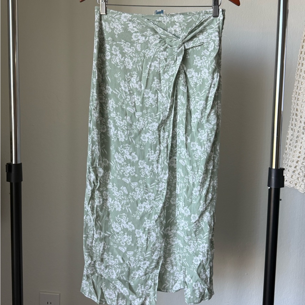 Francesca’s Layered Skirt – Size Small – Sage Green